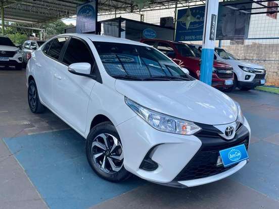 TOYOTA-YARIS-2023