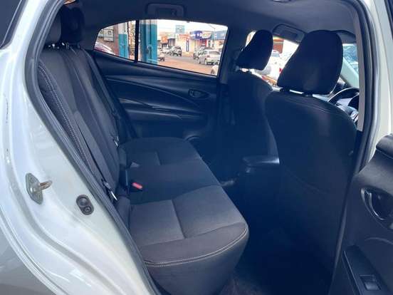 TOYOTA-YARIS-2023