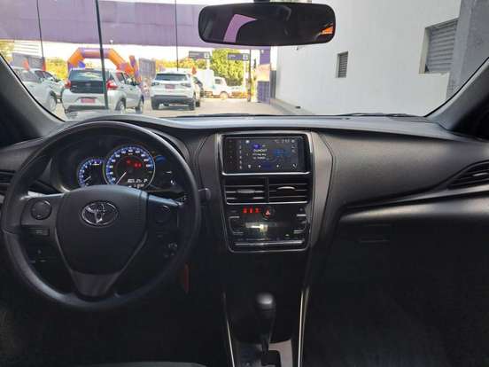TOYOTA-YARIS-2024