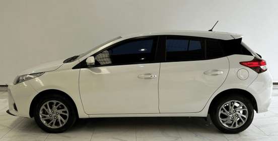 TOYOTA-YARIS-2022