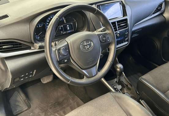 TOYOTA-YARIS-2022