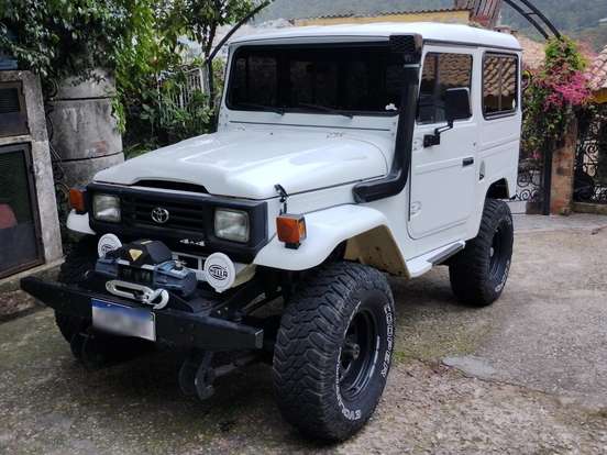 TOYOTA-BANDEIRANTE-3.7 BJ50LV 4X4 TETO RIGIDO DIESEL 2P MANUAL TOYOTA-BANDEIRANTE-1999