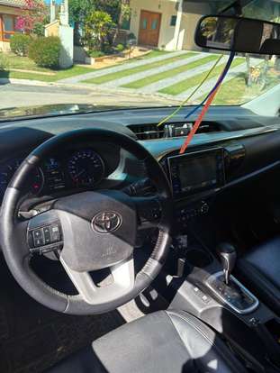 TOYOTA-HILUX-2017