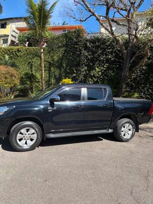 TOYOTA-HILUX-2017