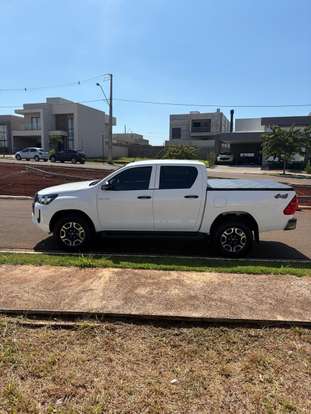 TOYOTA-HILUX-2.8 D-4D TURBO DIESEL CD POWER PACK 4X4 AUTOMÁTICO TOYOTA-HILUX-2025