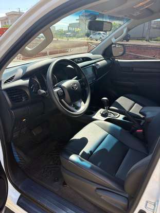 TOYOTA-HILUX-2025