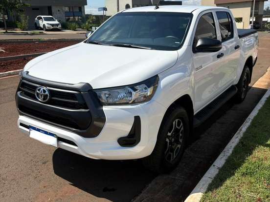TOYOTA-HILUX-2.8 D-4D TURBO DIESEL CD POWER PACK 4X4 AUTOMÁTICO TOYOTA-HILUX-2025