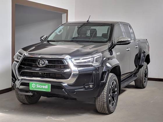 TOYOTA HILUX 2.8 D-4D TURBO DIESEL CD SRX PLUS 4X4 AUTOMÁTICO