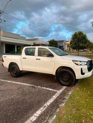 TOYOTA-HILUX-2.8 D-4D TURBO DIESEL CHASSI 4X4 MANUAL TOYOTA-HILUX-2024