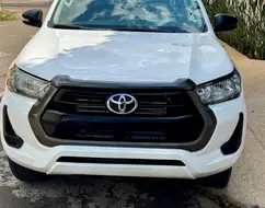 TOYOTA HILUX 2.8 D-4D TURBO DIESEL CS 4X4 MANUAL TOYOTA HILUX 2.8 D-4D TURBO DIESEL CS 4X4 MANUAL