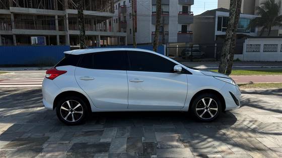 TOYOTA YARIS 1.3 16V FLEX XL LIVE MULTIDRIVE