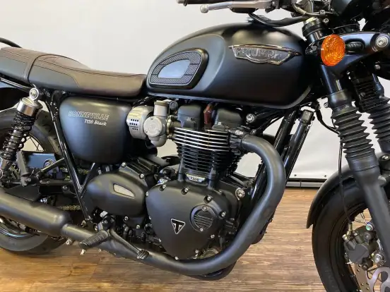 TRIUMPH-BONNEVILLE T120 BLACK 1200-2020