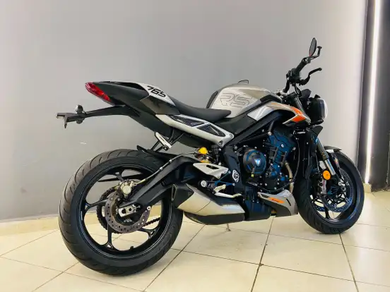 TRIUMPH-STREET TRIPLE 765 RS TRIUMPH-STREET TRIPLE 765 RS-2023