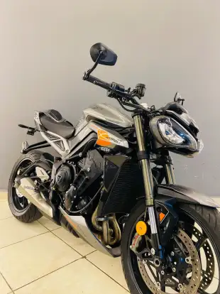 TRIUMPH-STREET TRIPLE 765 RS TRIUMPH-STREET TRIPLE 765 RS-2023