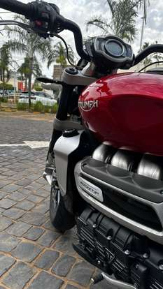 TRIUMPH-ROCKET III R-2021