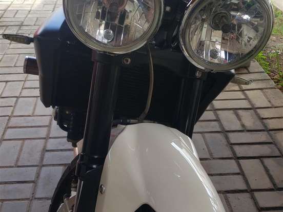 TRIUMPH-SPEED TRIPLE 1050i TRIUMPH-SPEED TRIPLE 1050i-2010