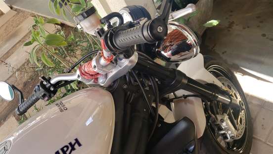 TRIUMPH-SPEED TRIPLE 1050i-2010