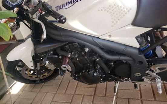 TRIUMPH-SPEED TRIPLE 1050i-2010