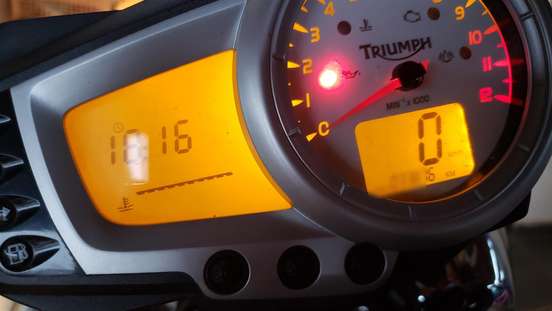 TRIUMPH-SPEED TRIPLE 1050i-2010