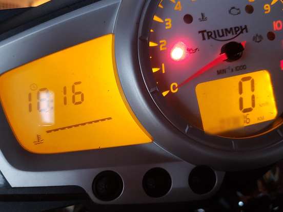 TRIUMPH-SPEED TRIPLE 1050i TRIUMPH-SPEED TRIPLE 1050i-2010