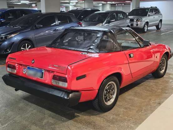 TRIUMPH-TR7-1977