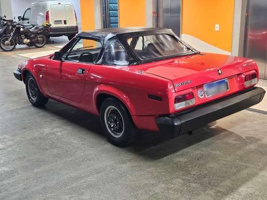 TRIUMPH-TR7-1977