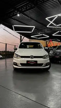 VOLKSWAGEN-FOX-2015
