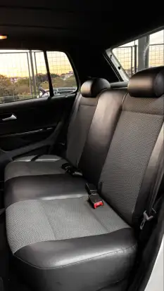 VOLKSWAGEN-FOX-2015