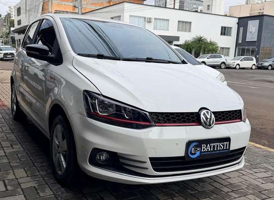 VOLKSWAGEN-FOX-2015