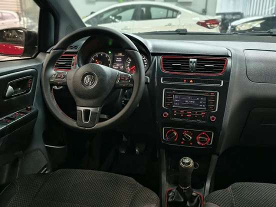 VOLKSWAGEN-FOX-1.6 MI ROCK IN RIO 8V FLEX 4P MANUAL VOLKSWAGEN-FOX-2013