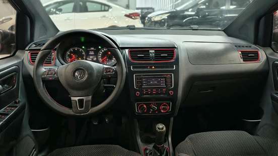 VOLKSWAGEN-FOX-2013