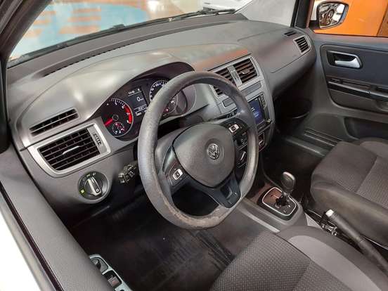 VOLKSWAGEN-FOX-2018
