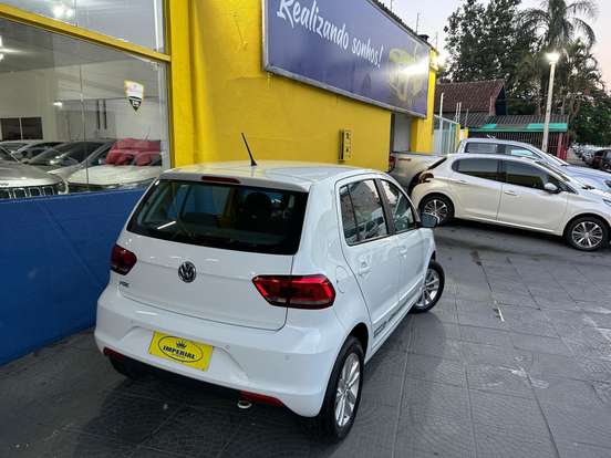 VOLKSWAGEN-FOX-2018