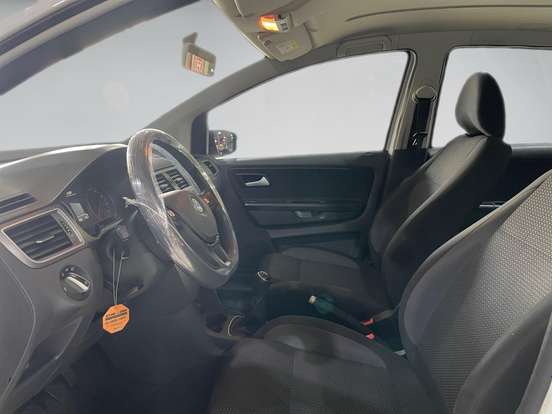 VOLKSWAGEN-FOX-2018