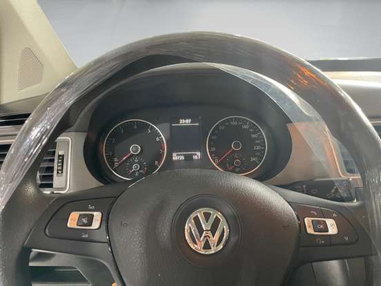 VOLKSWAGEN-FOX-2018