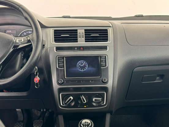 VOLKSWAGEN-FOX-2018