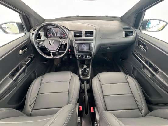 VOLKSWAGEN-FOX-2018