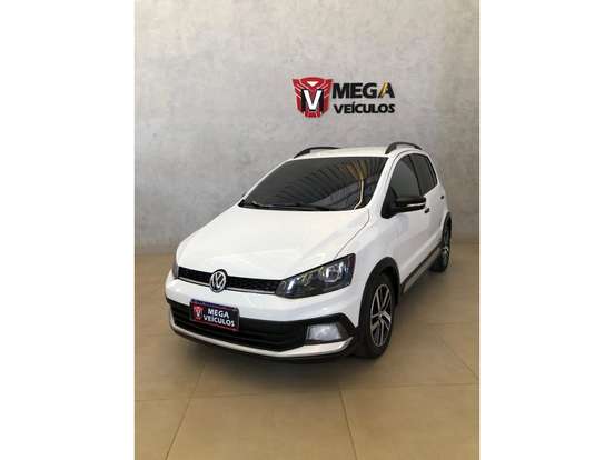 VOLKSWAGEN-FOX-2019