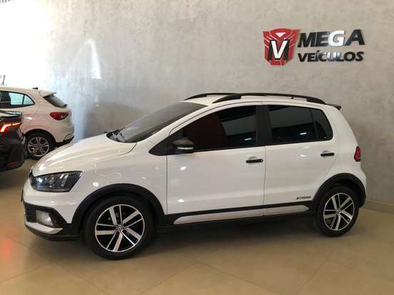VOLKSWAGEN-FOX-2019
