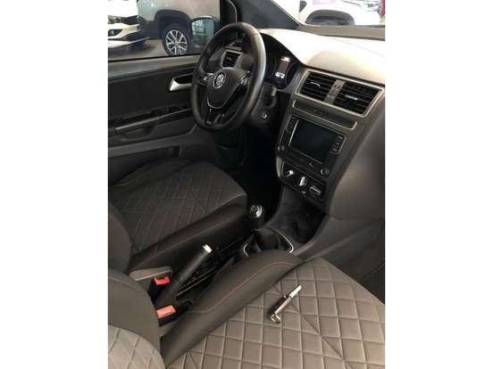 VOLKSWAGEN-FOX-2019