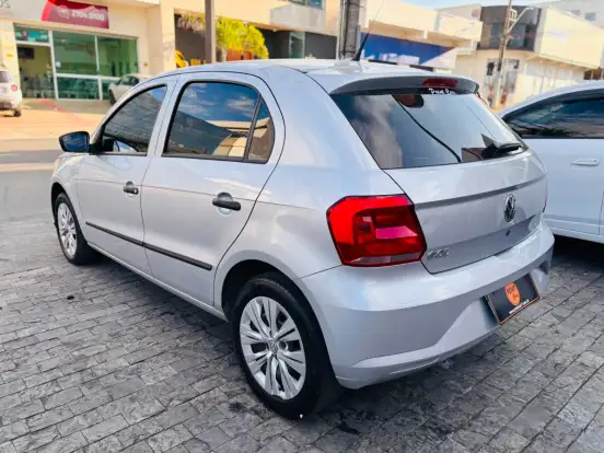 VOLKSWAGEN-GOL-2022