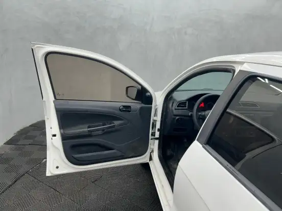 VOLKSWAGEN-GOL-2022