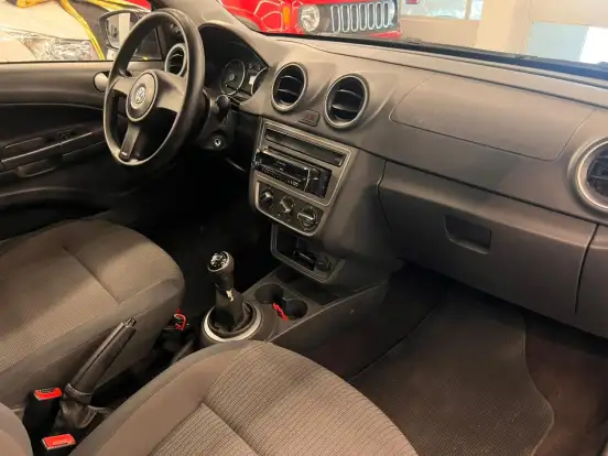 VOLKSWAGEN-GOL-2014