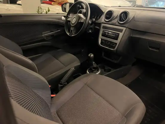 VOLKSWAGEN-GOL-2014