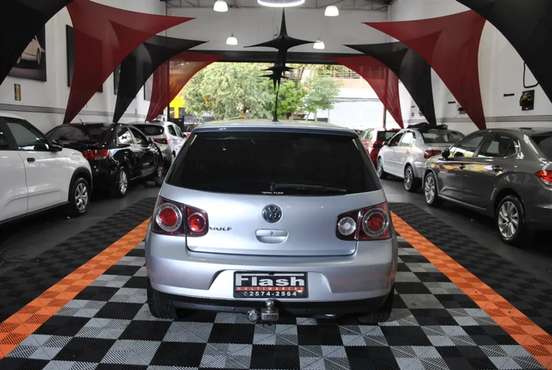 VOLKSWAGEN-GOLF-2008
