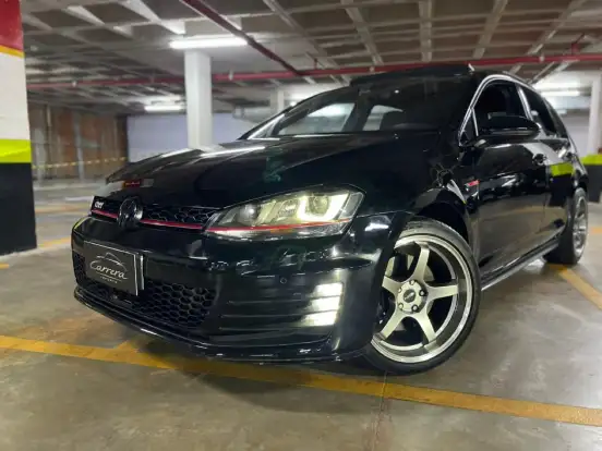 VOLKSWAGEN-GOLF-2017
