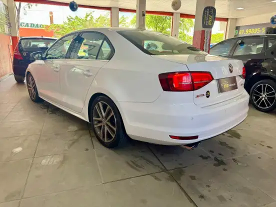 VOLKSWAGEN-JETTA-1.4 16V TSI COMFORTLINE GASOLINA 4P TIPTRONIC VOLKSWAGEN-JETTA-2016