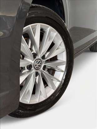 VOLKSWAGEN-JETTA-2018