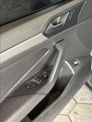 VOLKSWAGEN-JETTA-2018