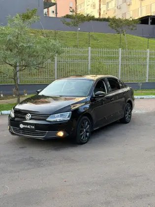 VOLKSWAGEN JETTA 2.0 COMFORTLINE FLEX 4P MANUAL